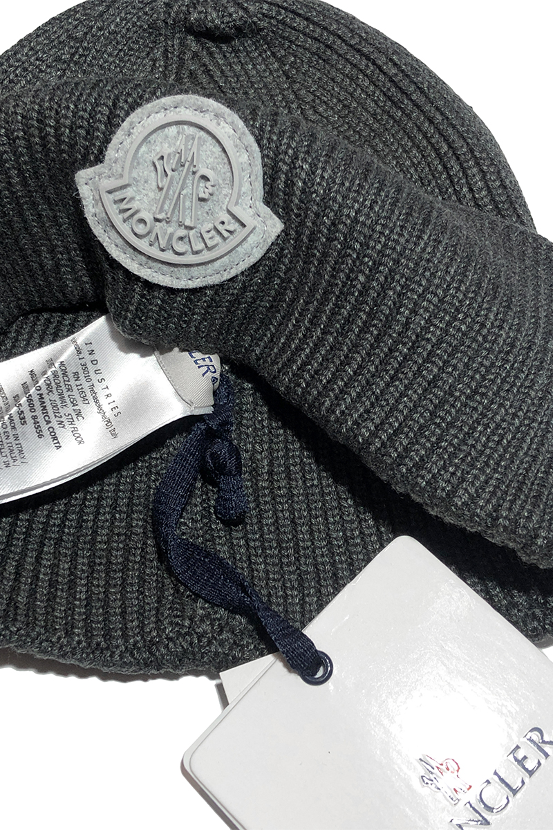 Moncler Мужская брендовая шапка тёмно-серого цвета