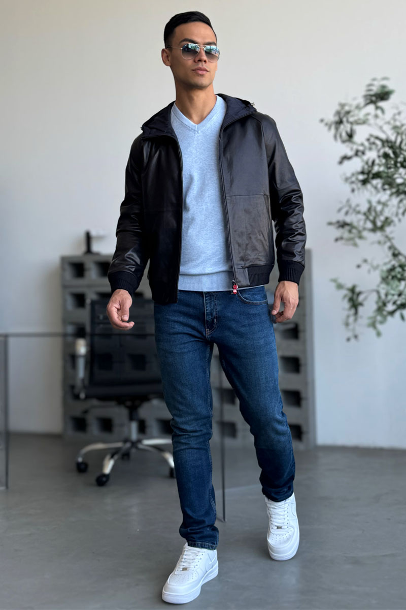 Kiton Кожаная куртка чёрного цвета Premium