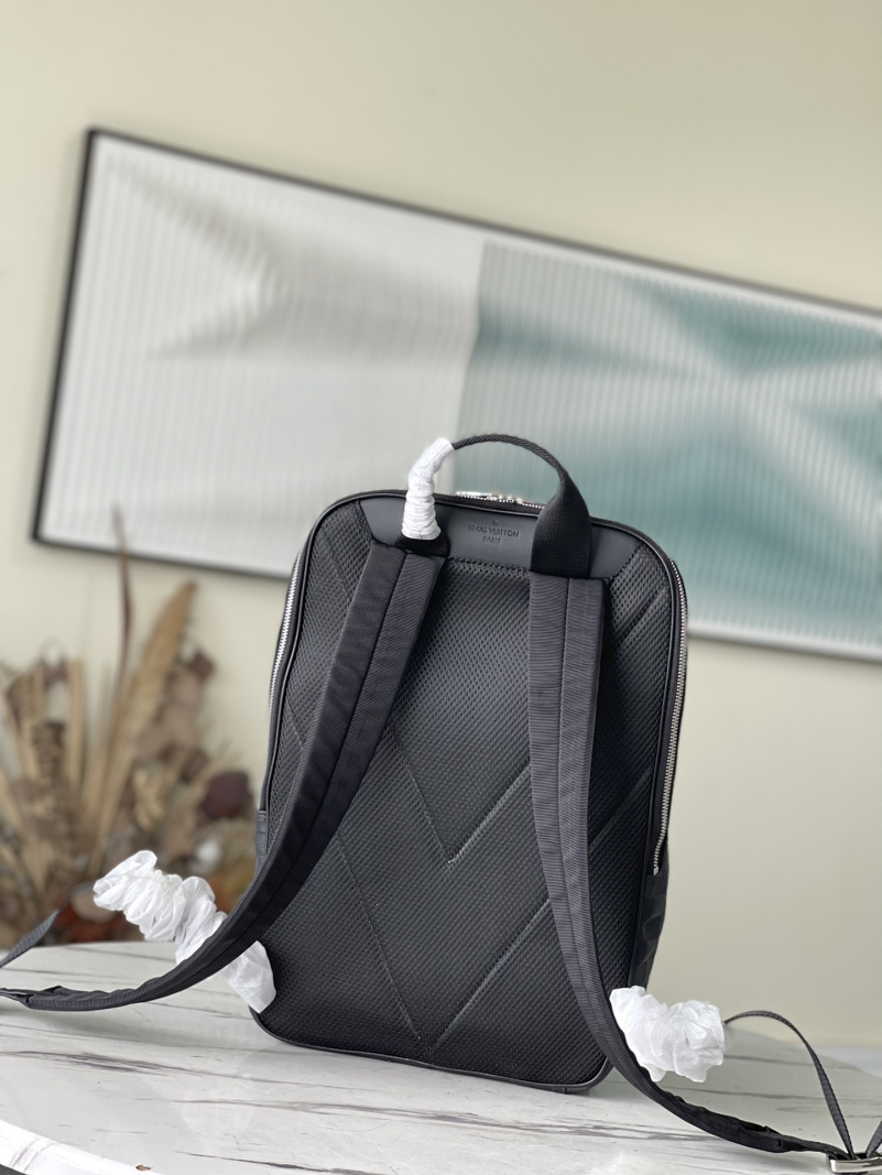 Lоuis Vuittоn Кожаный рюкзак Michael Damier Infini Premium 42x29x13 см