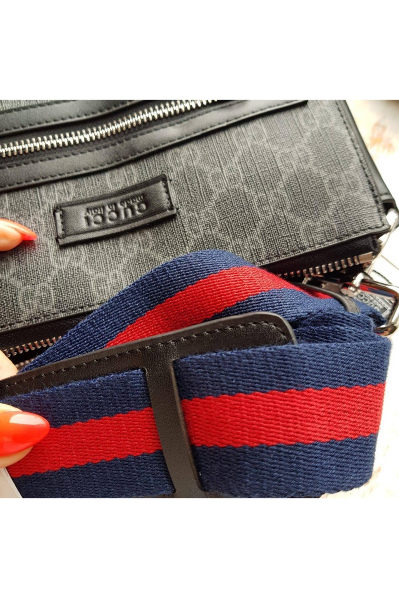Gucci Кожаная сумка GG Black Supreme Square messenger bag 27x26 см