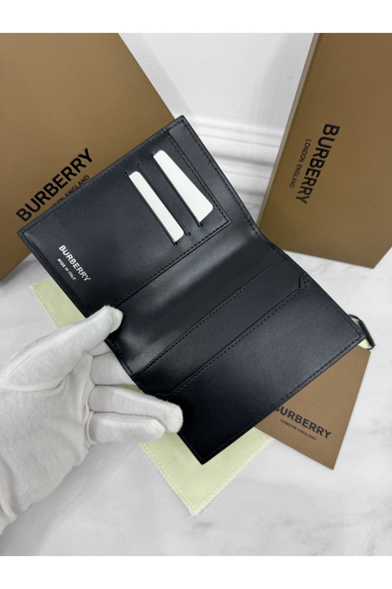 Burberry Кожаная обложка для паспорта Check Premium 14x10x2 см