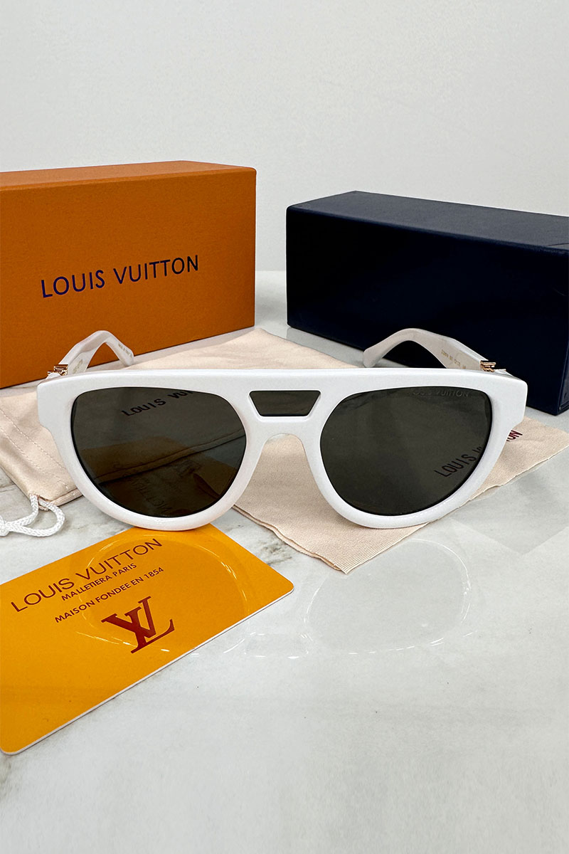 Lоuis Vuittоn Солнцезащитные очки белого цвета