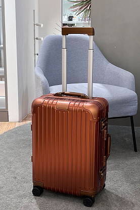 Чемодан Aluminum S Premium 54x36x23 см