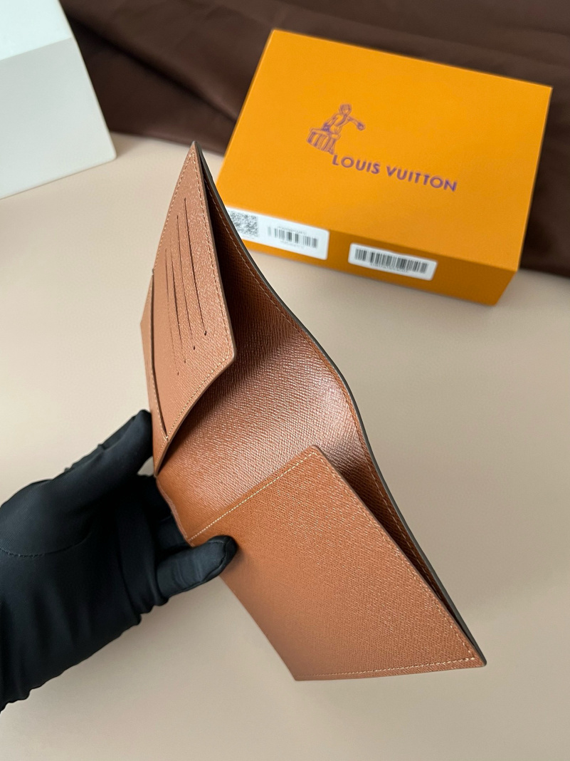 Lоuis Vuittоn Кожаная обложка для паспорта Premium 14x9.5x1.5 см