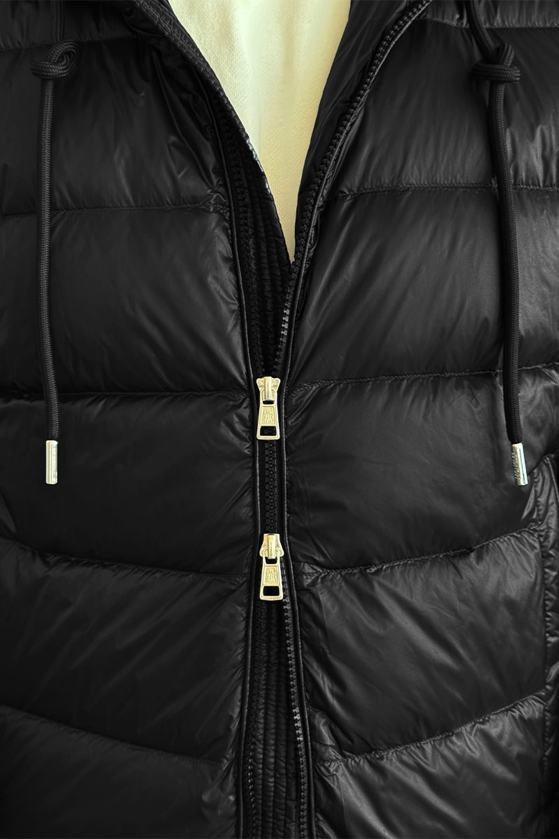 Moncler Мужской чёрный пуховик Pavin