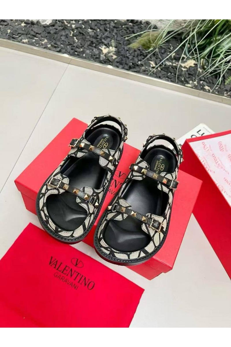 Valentino Женские кожаные сандалии Rockstud
