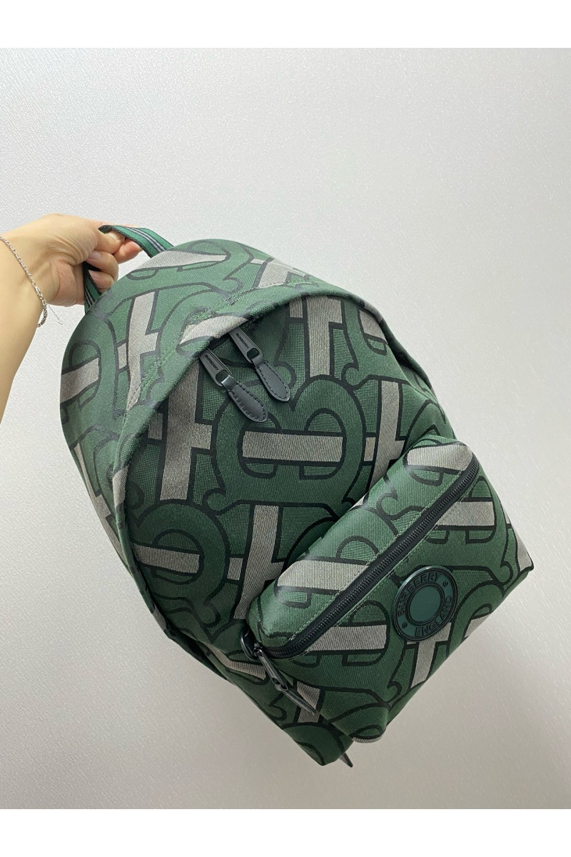 Burberry Рюкзак зелёного цвета TB Monogram Premium 30.5x14.5x42.5 см