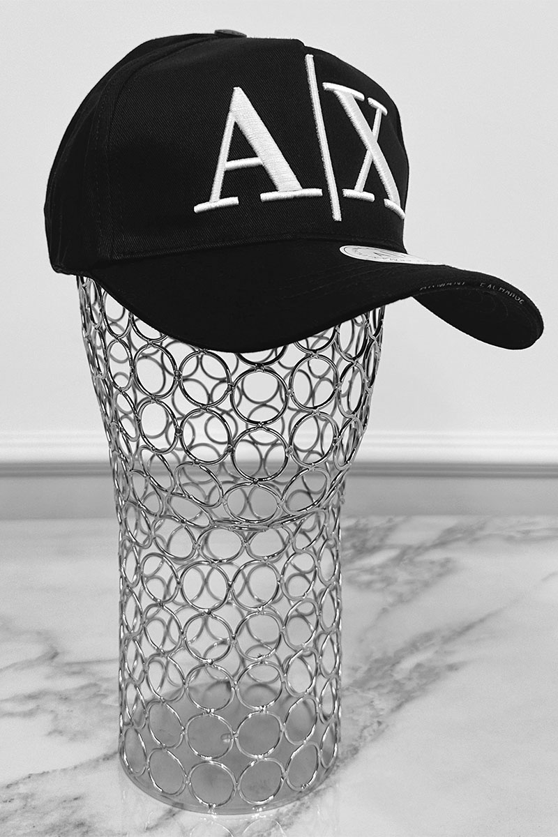 Emporio Armani EA7 Бейсболка чёрного цвета embroidered-logo