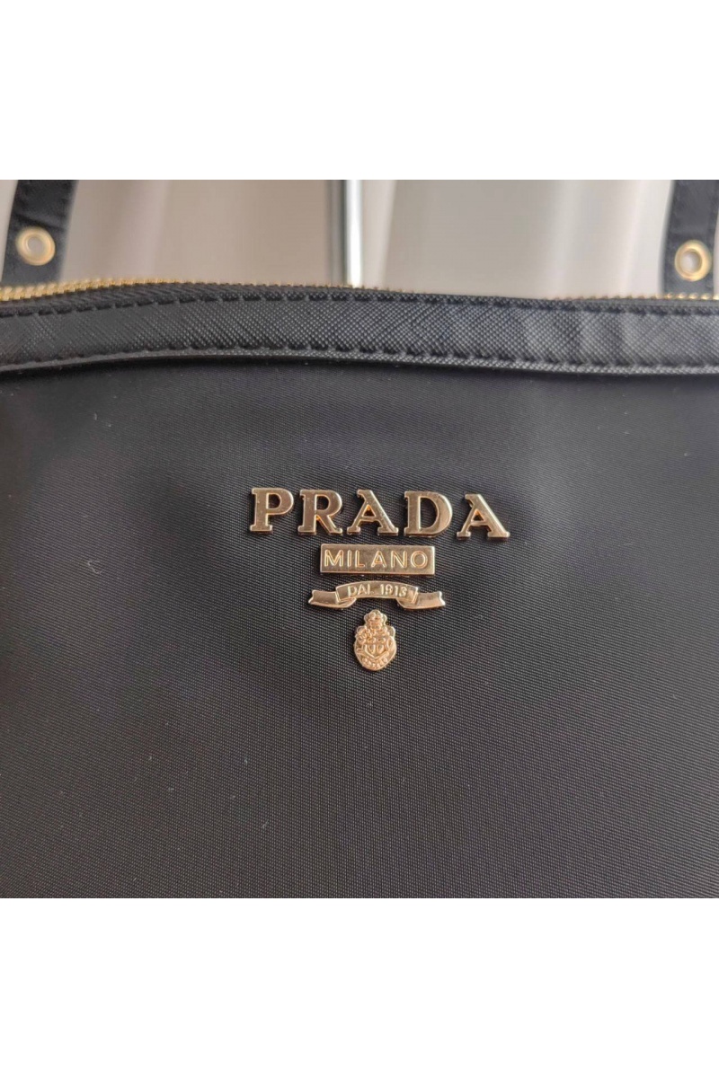 Prada Нейлоновая сумка-шоппер 35x28 см