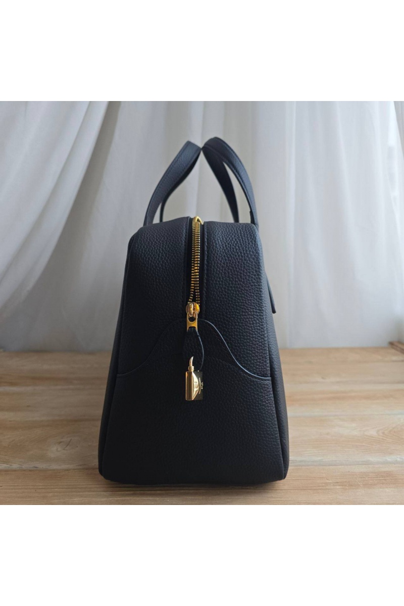 Loro Piana Кожаная сумка Medium Needle 39x23 см