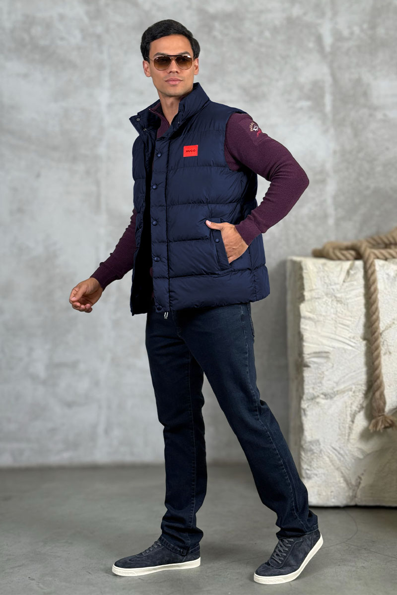 Hugо Воss Мужской жилет тёмно-синего цвета 