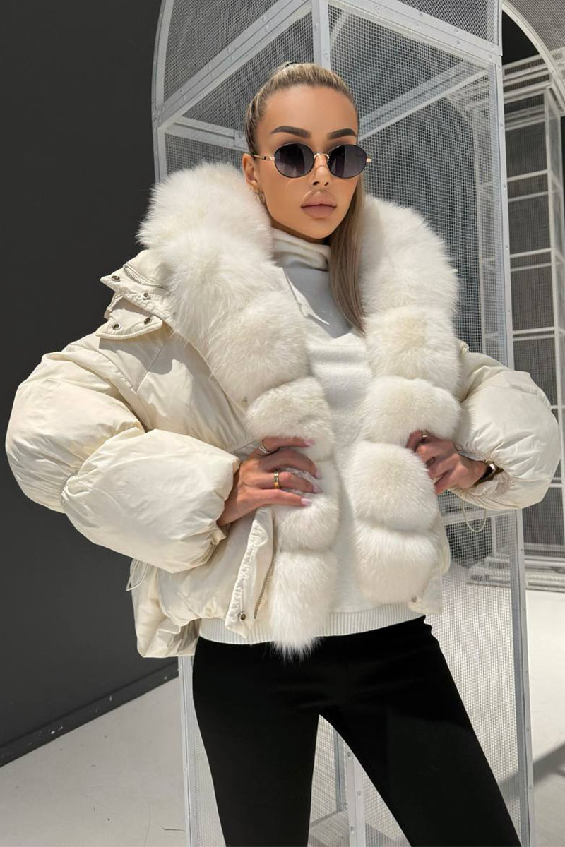 Designer Clothing Белый женский пуховик с натуральным мехом