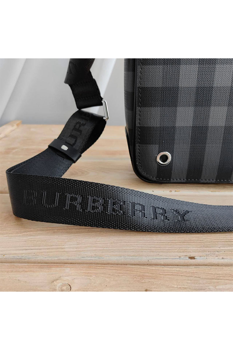 Burberry Кожаная сумка Bruno London Check 32x23 см