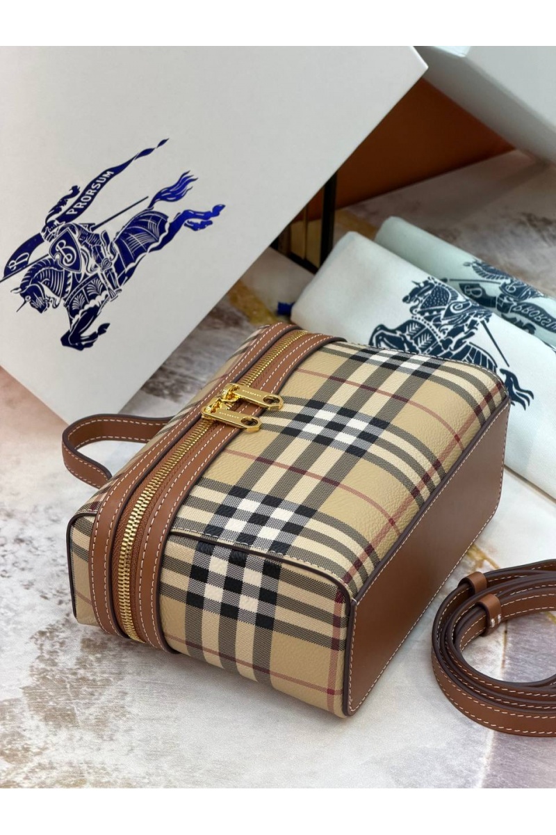 Burberry Кожаная сумка Check Vanity premium 19.5x15x8 см