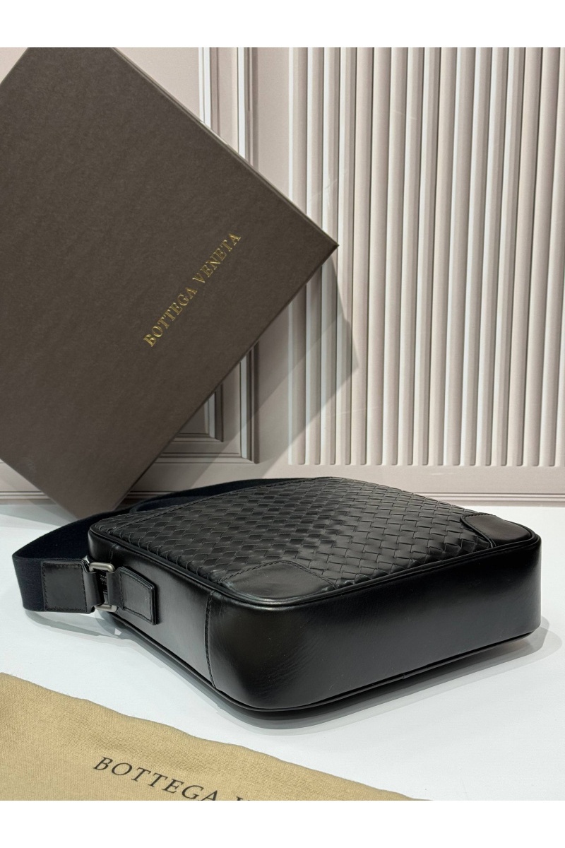 Bottega Veneta Кожаная сумка Intreccio premium 27x24x7 см