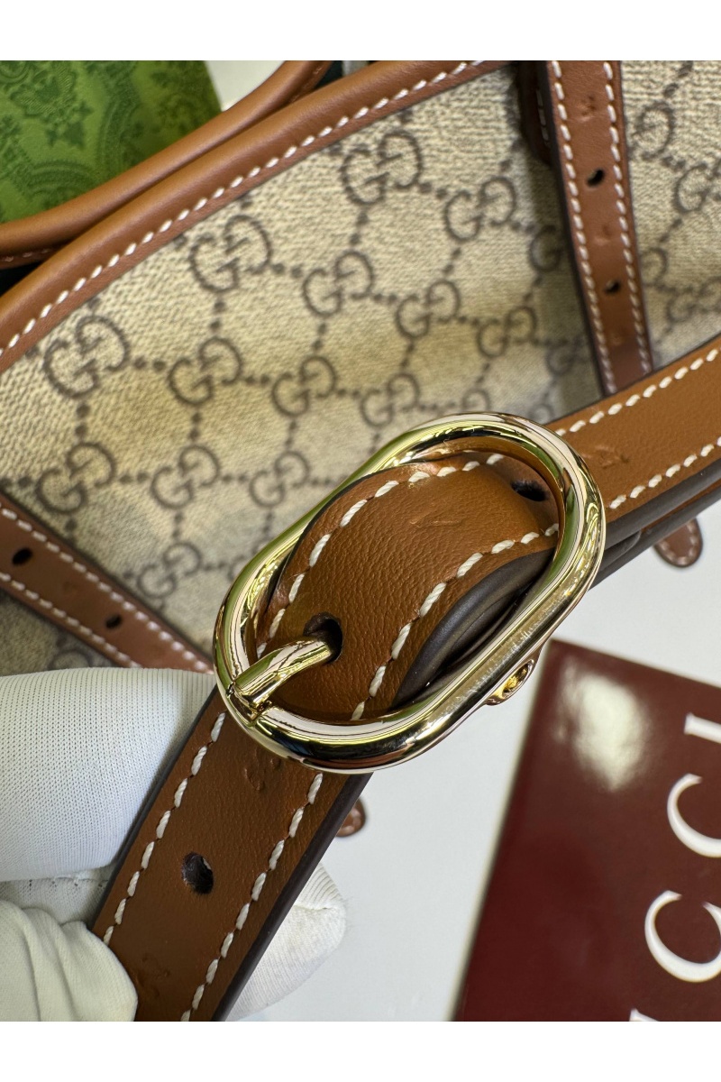 Gucci Кожаная сумка GG Emblem premium 30x19x11 см