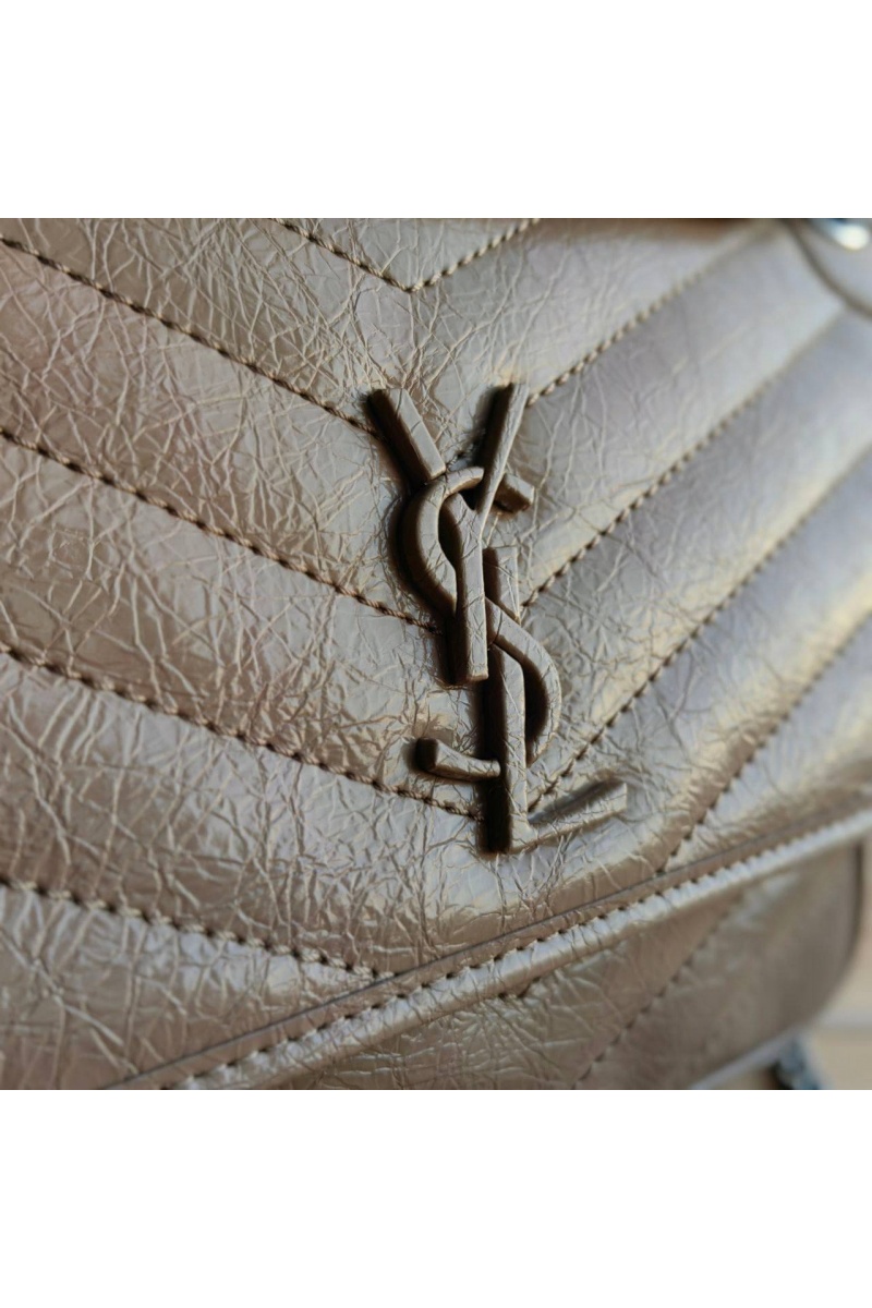 Yves Saint Laurent Кожаная сумка Niki Medium Light Musk 28x21 см