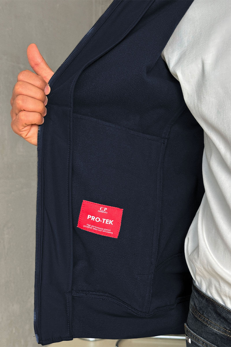 C.P. Company Синяя ветровка Pro-Tek lens detail 