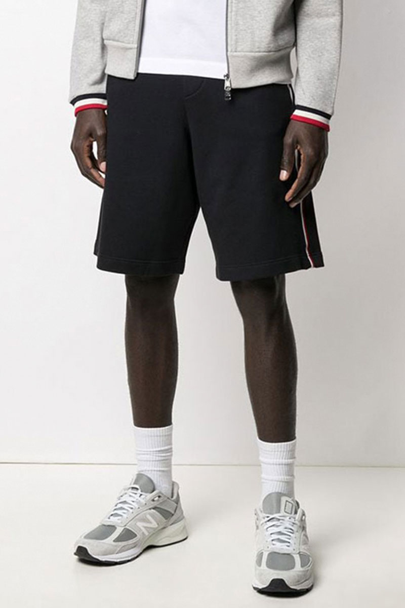 Moncler Чёрные мужские шорты side-stripe