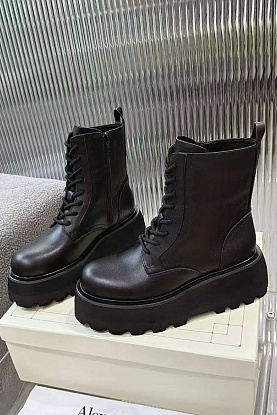 Женские кожаные ботинки 