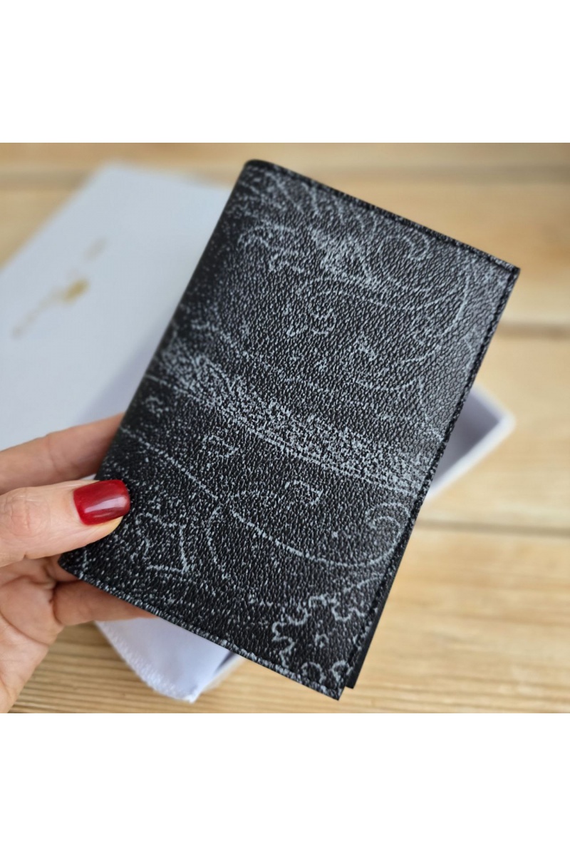 Etro Кожаная обложка на паспорт с узором пейсли 14х9.5 см