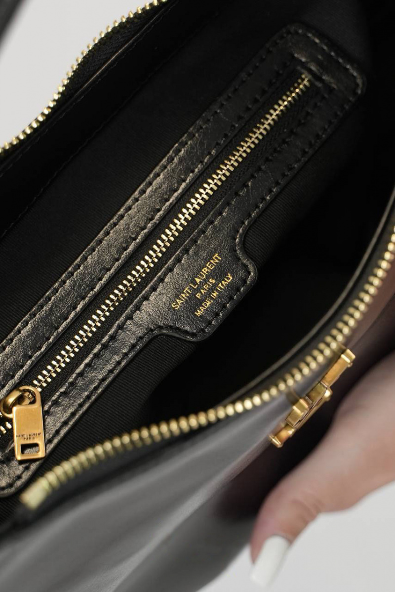 Yves Saint Laurent Кожаная сумка Le 31x20
