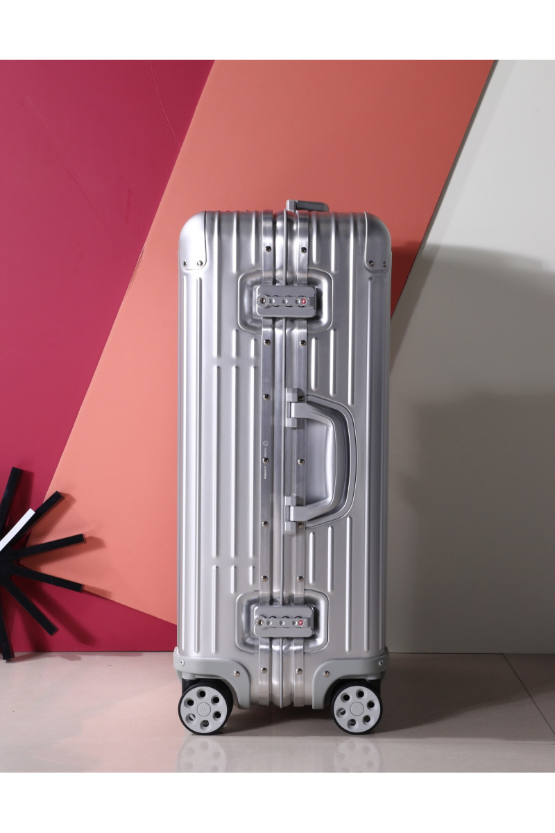 Rimowa Чемодан Aluminum M Premium 66x43x27 см