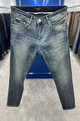 Мужские джинсы светло-серого цвета logo-plaque