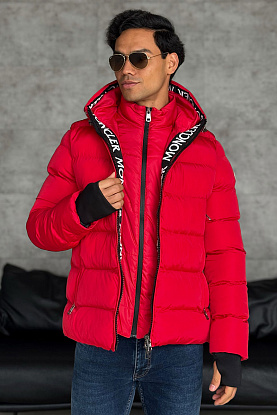 Утеплённая  куртка красного цвета logo-patch