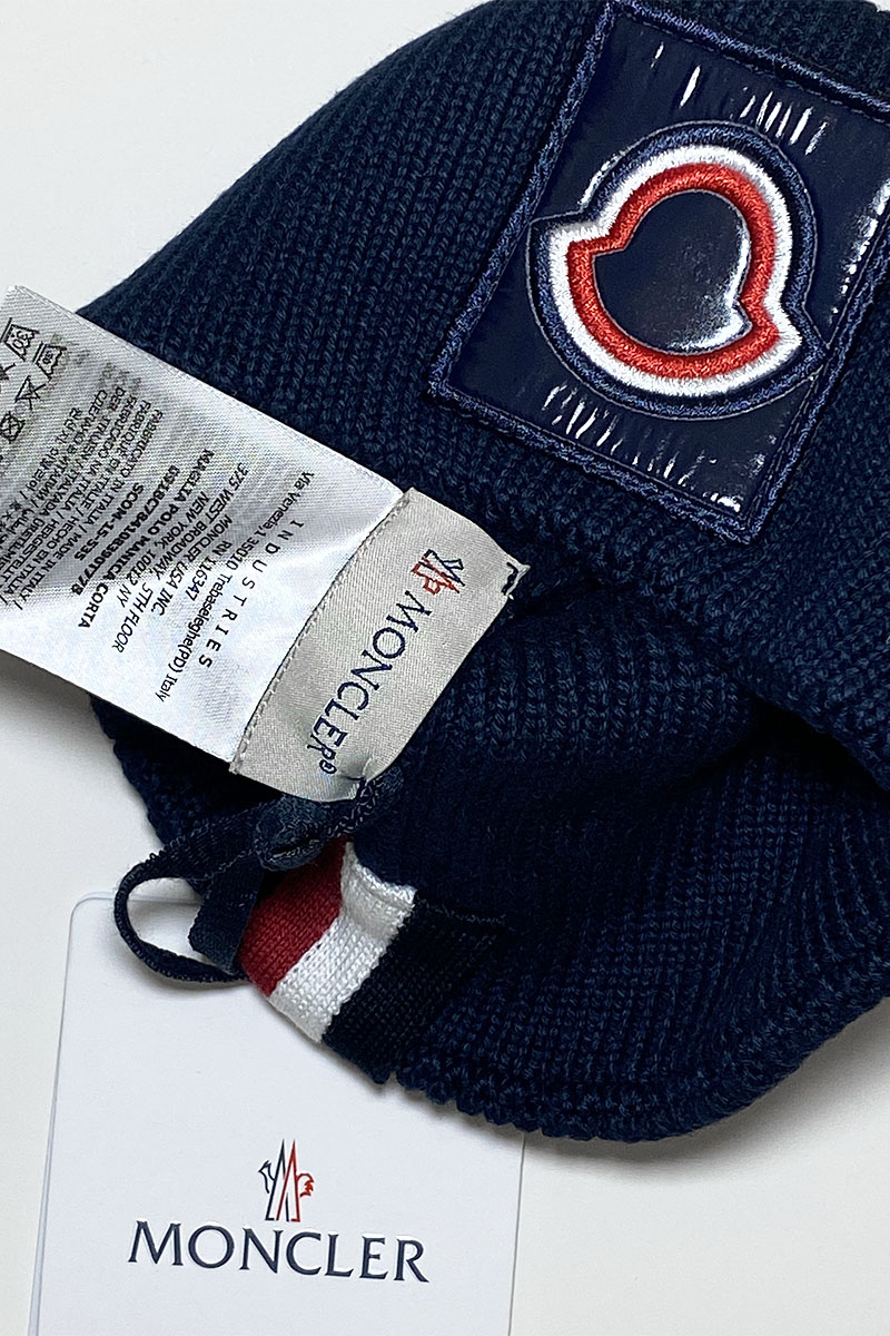 Moncler Брендовая шапка тёмно-синего цвета