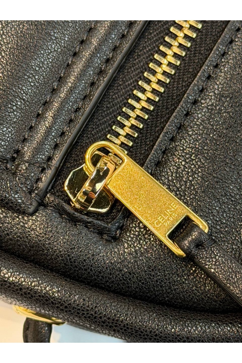 Celine Кожаная сумка Little Halfmoon Soft Triomphe premium 25x13x5 см