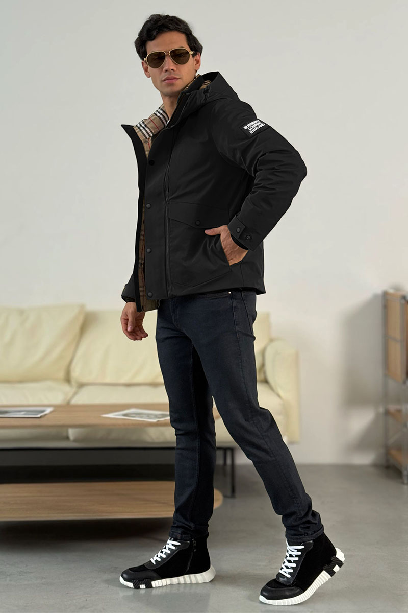 Burberry Чёрный пуховик London England logo-patch 