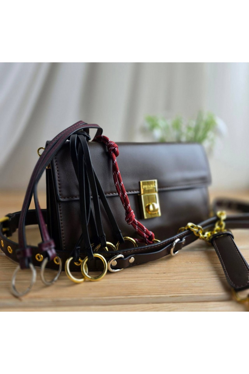 Prada Кожаная сумка Small Soft Sound 23x14 см