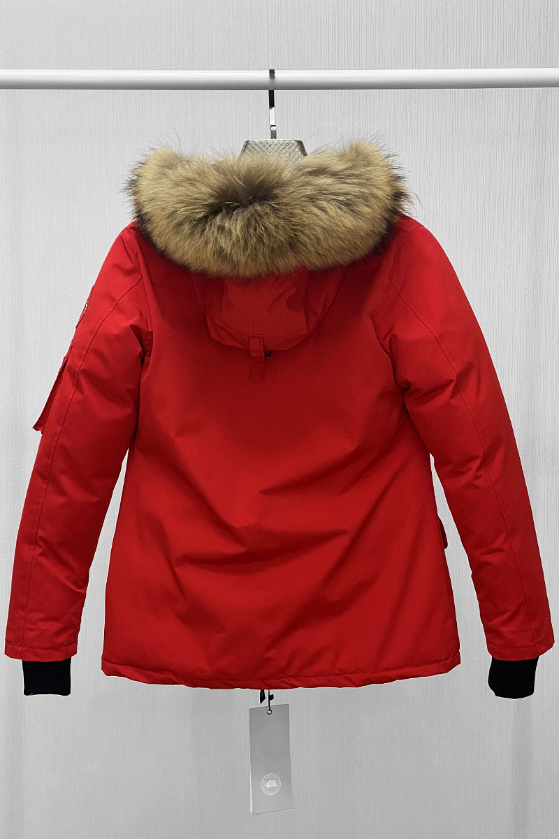 Canada Goose Женская куртка красного цвета