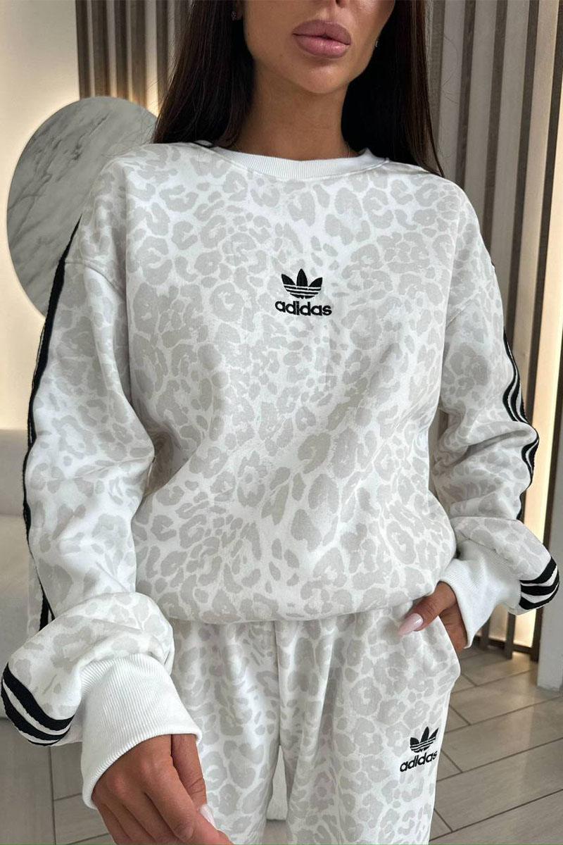 Adidas Женский костюм белого цвета