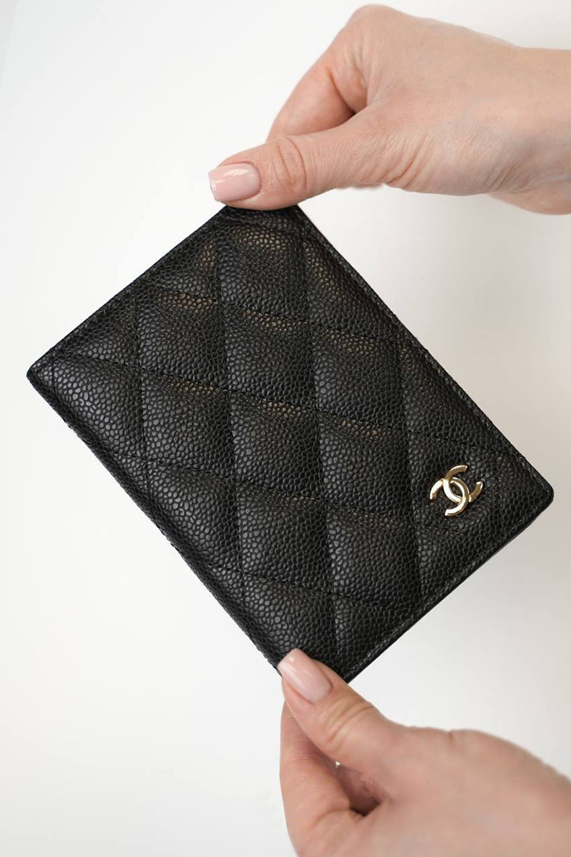 Chаnеl Кожаная обложка на паспорт quilted 14.5x10 см