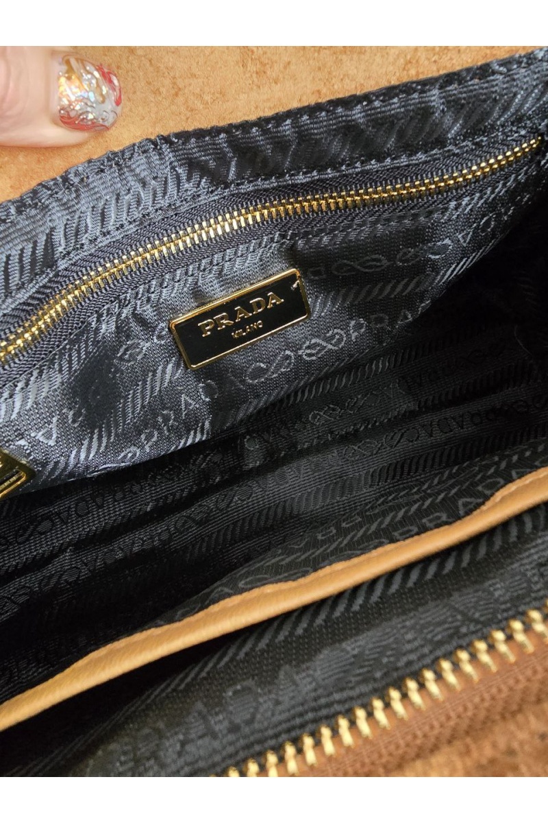 Prada Замшевая сумка 30x16 см
