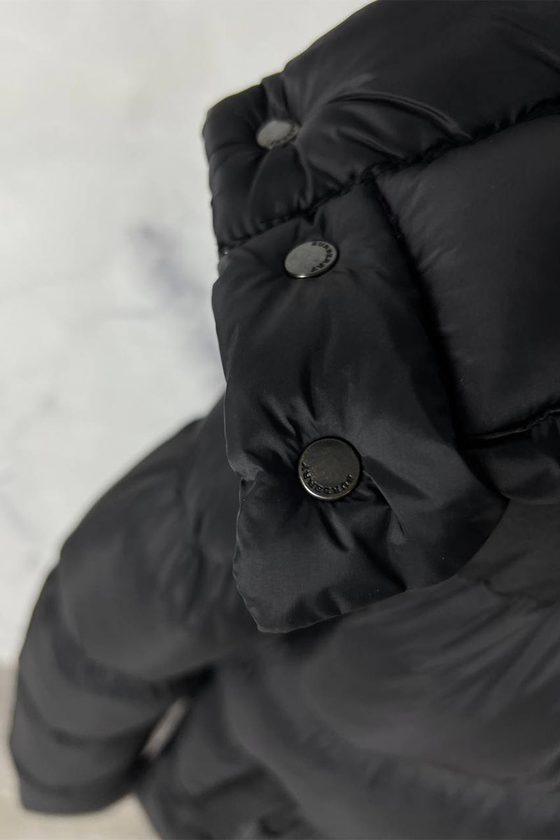 Burberry Чёрная куртка со съёмными рукавами London England logo-patch
