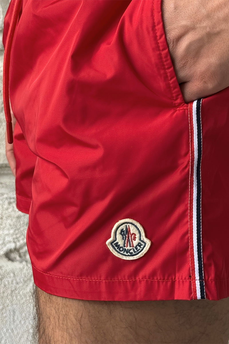 Moncler Мужские красные шорты logo-patch 