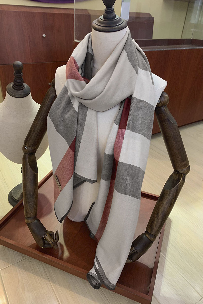 Burberry Шарф Check premium 190x70 см