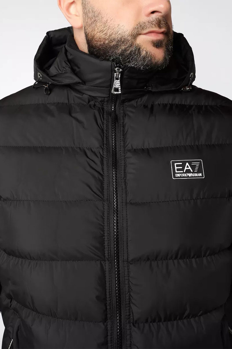 Emporio Armani EA7 Куртка чёрного цвета 