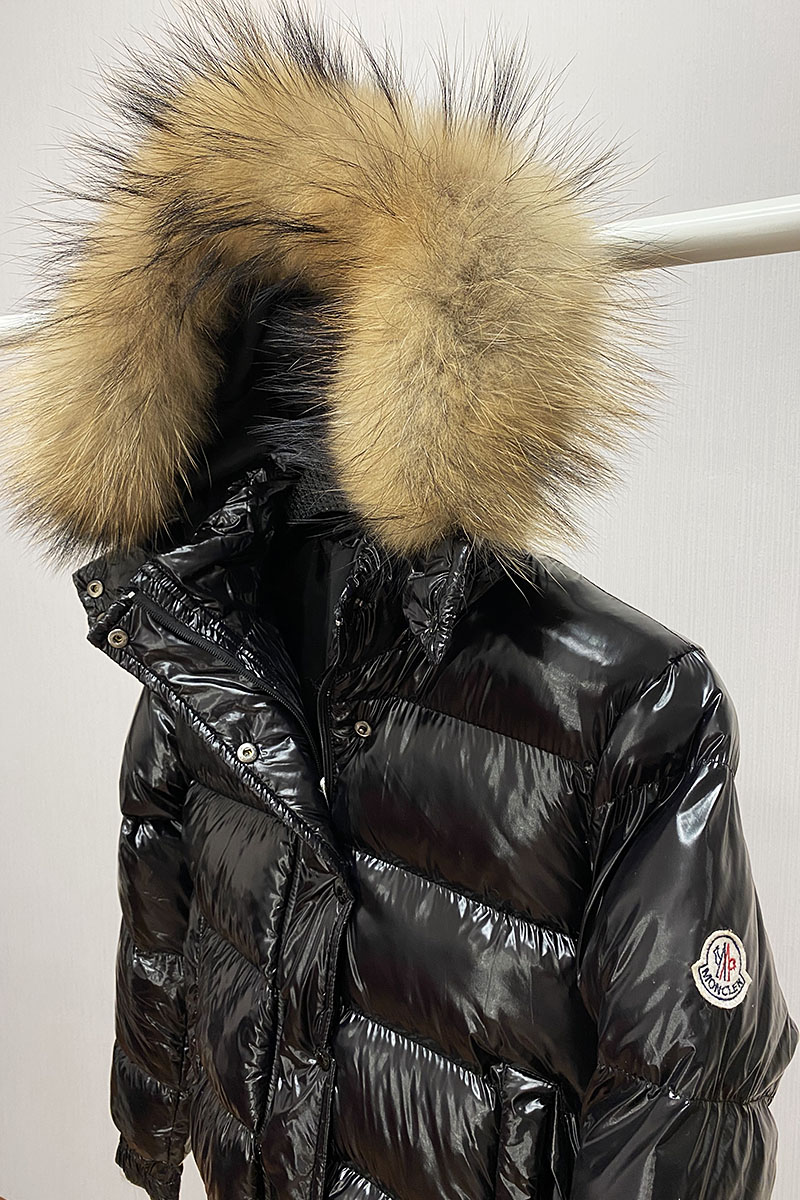 Moncler Женская брендовая куртка чёрного цвета