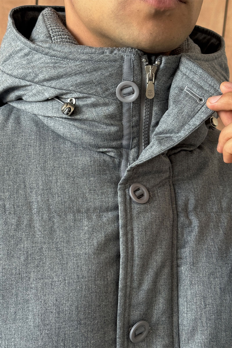 Designer Мужской пуховик серого цвета 