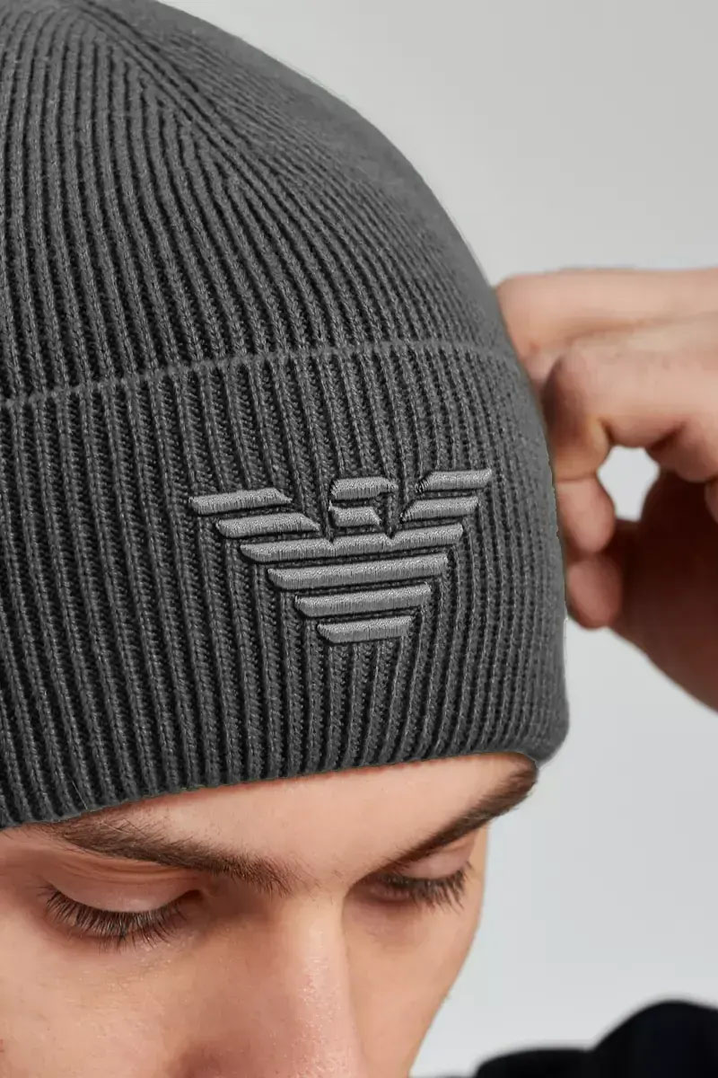 Emporio Armani EA7 Шапка серого цвета 