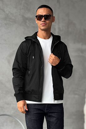 Мужская чёрная ветровка logo-plaque