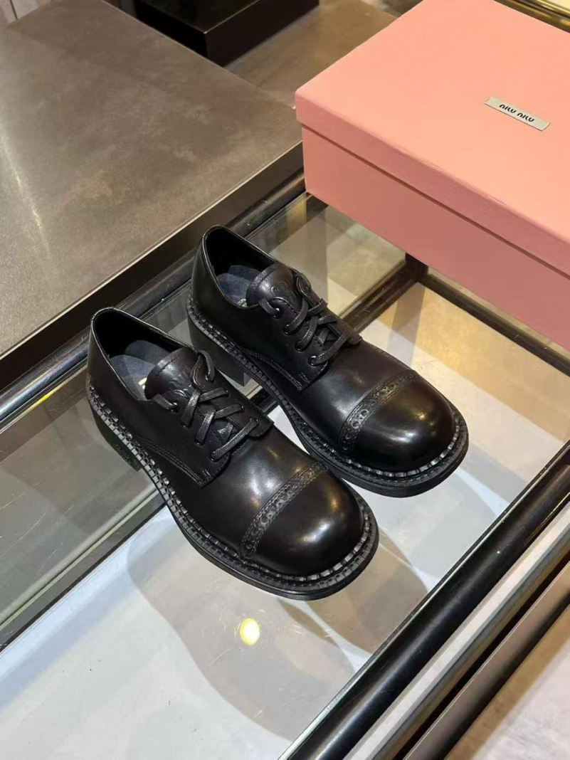 MIU MIU Женские кожаные ботинки дерби 