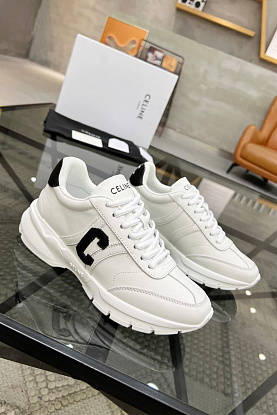 Женские кроссовки белого цвета