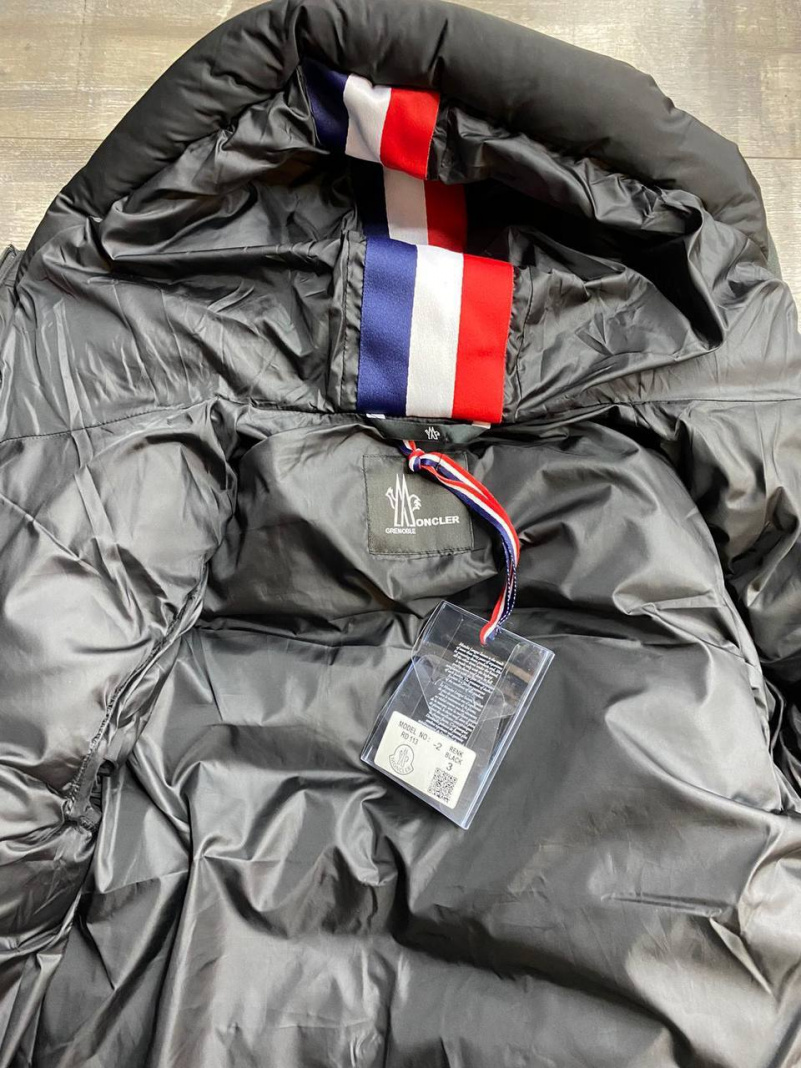 Moncler Утеплённая тёмно-серая куртка Grenoble