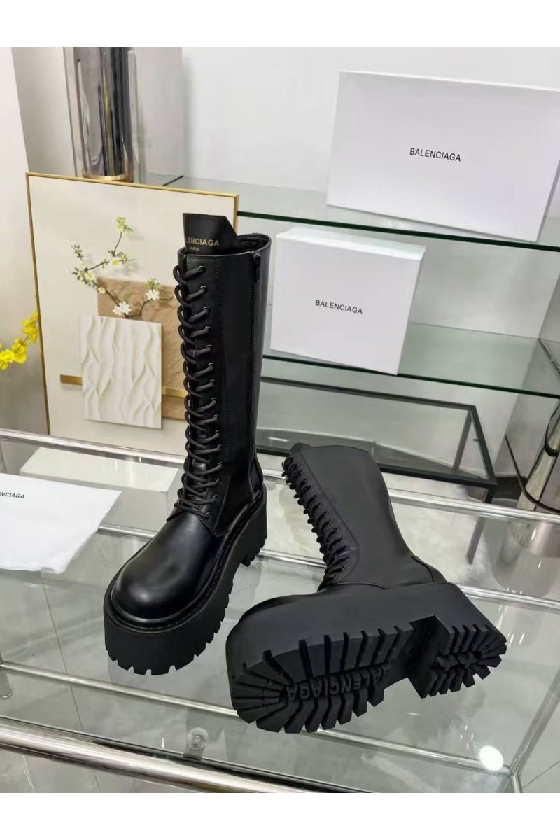 Balenciaga Женские кожаные сапоги на шнуровке чёрного цвета