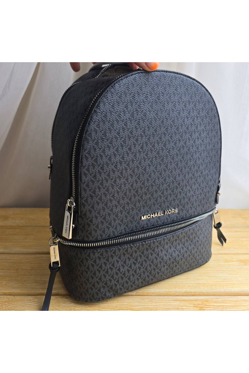 Michael Kors Кожаный чёрный рюкзак 32x27 см